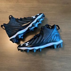 Boys under Armour cleats
